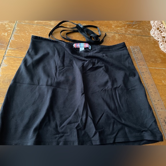 UO Tie Around Mini Skirt - Picture 5 of 6